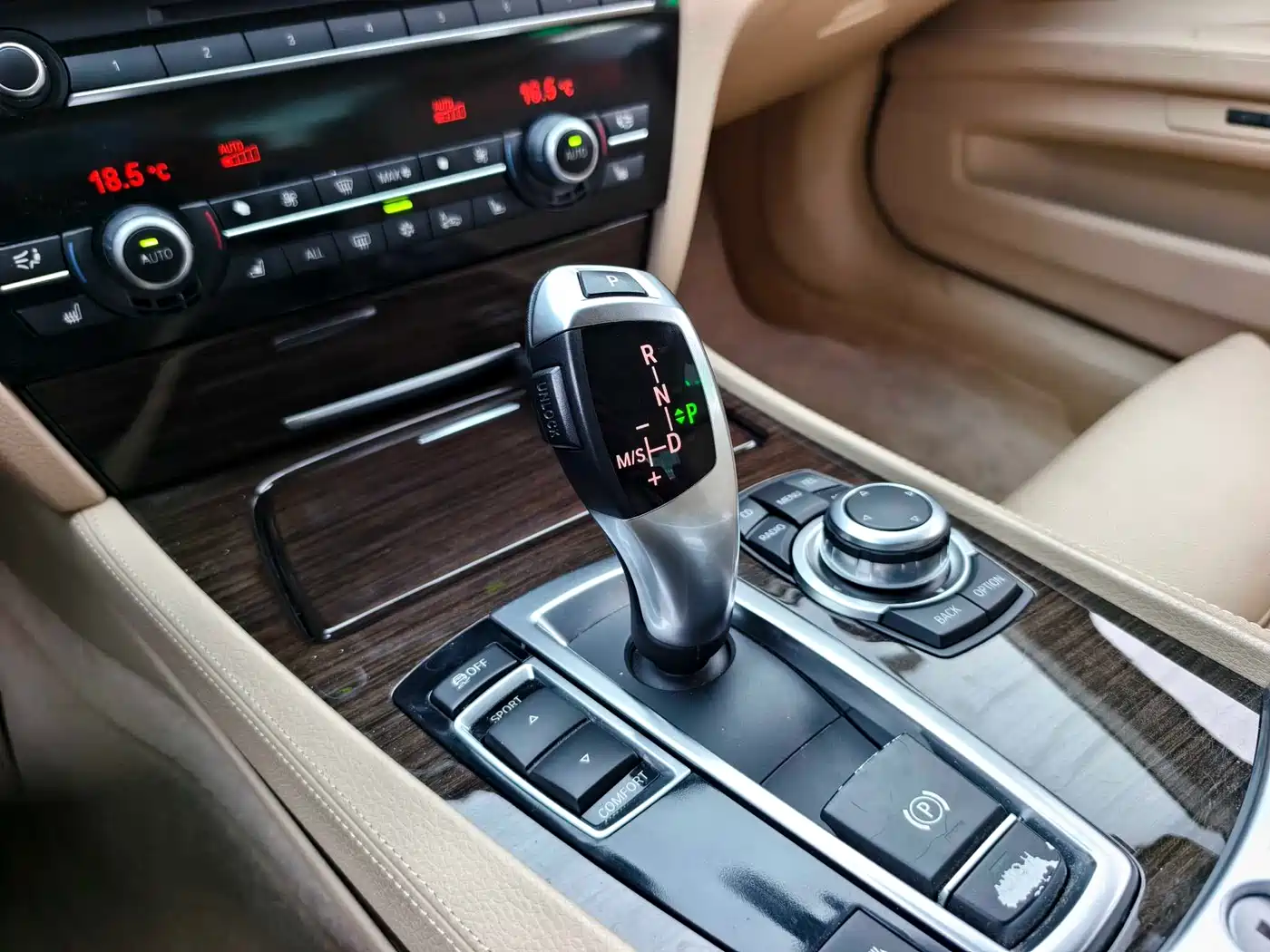 BMW 7 Series 2009 730Li Luxury фото 5