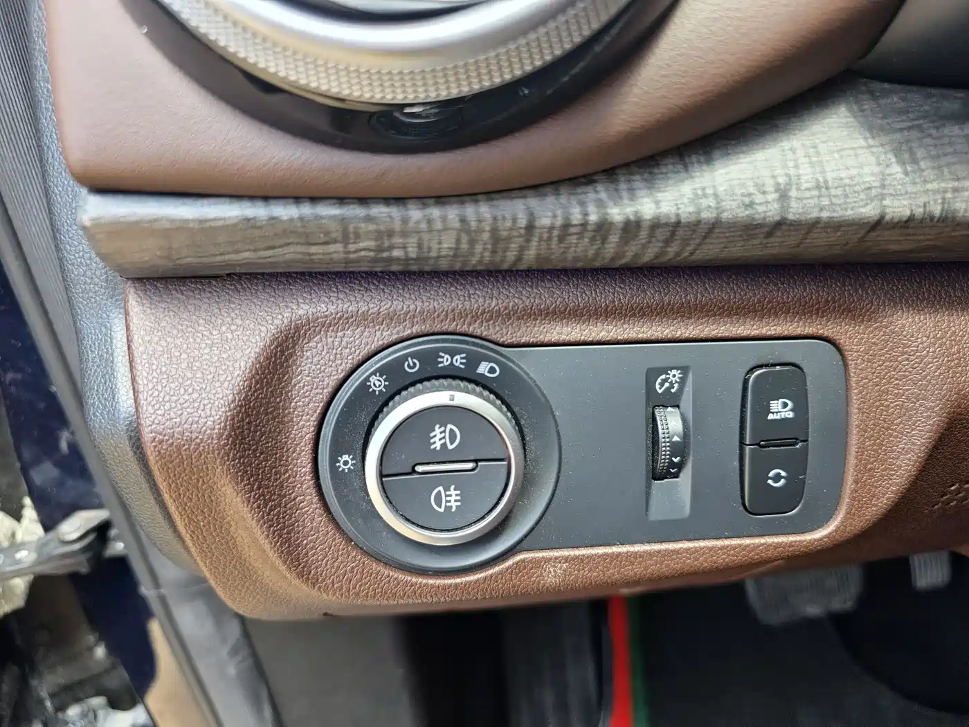 WEI PAI WEI BRAND VV7