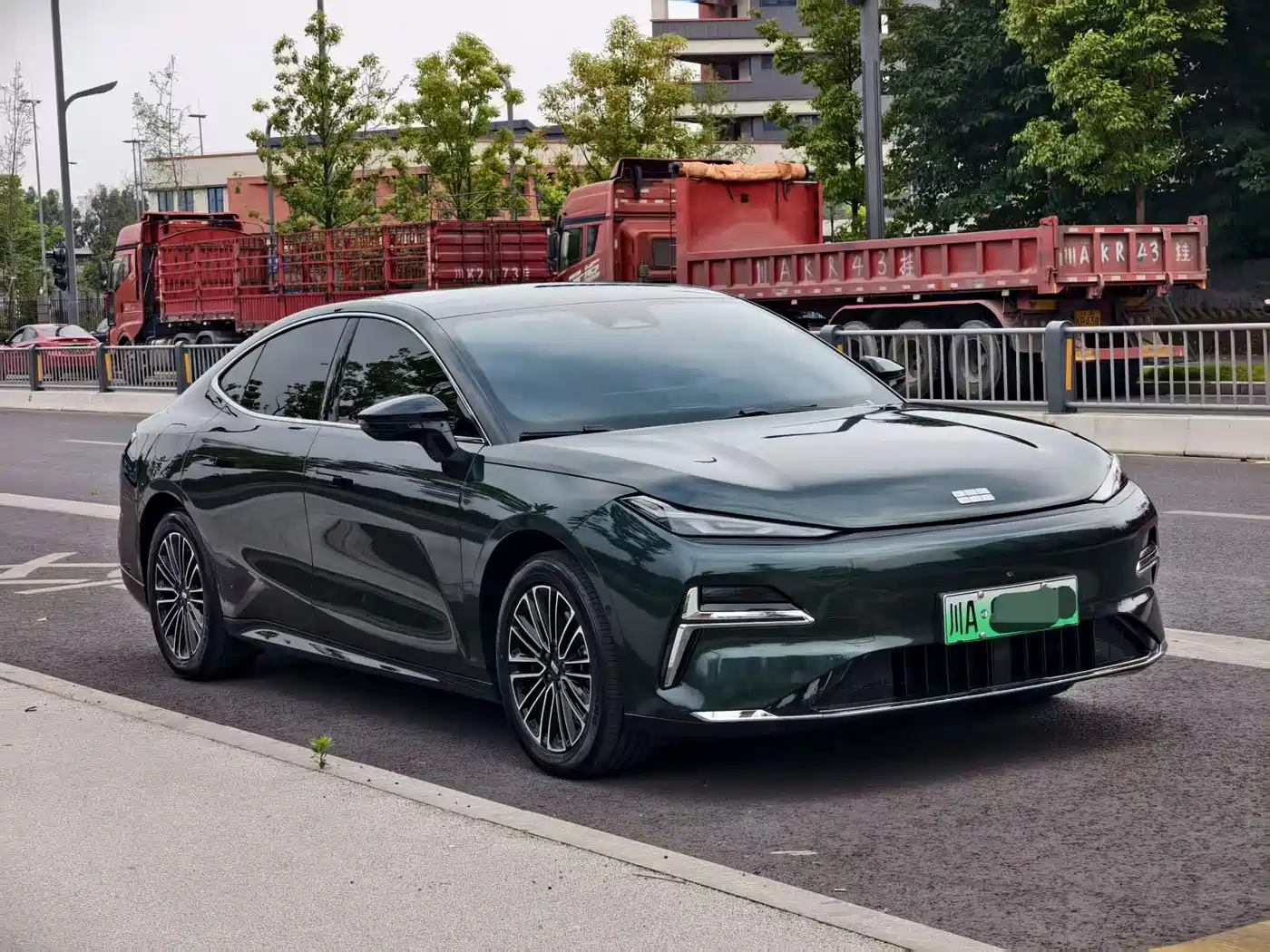 Geely Galaxy Galaxy Xingyao 8 2025 130km EM-i Premium Edition фото 3