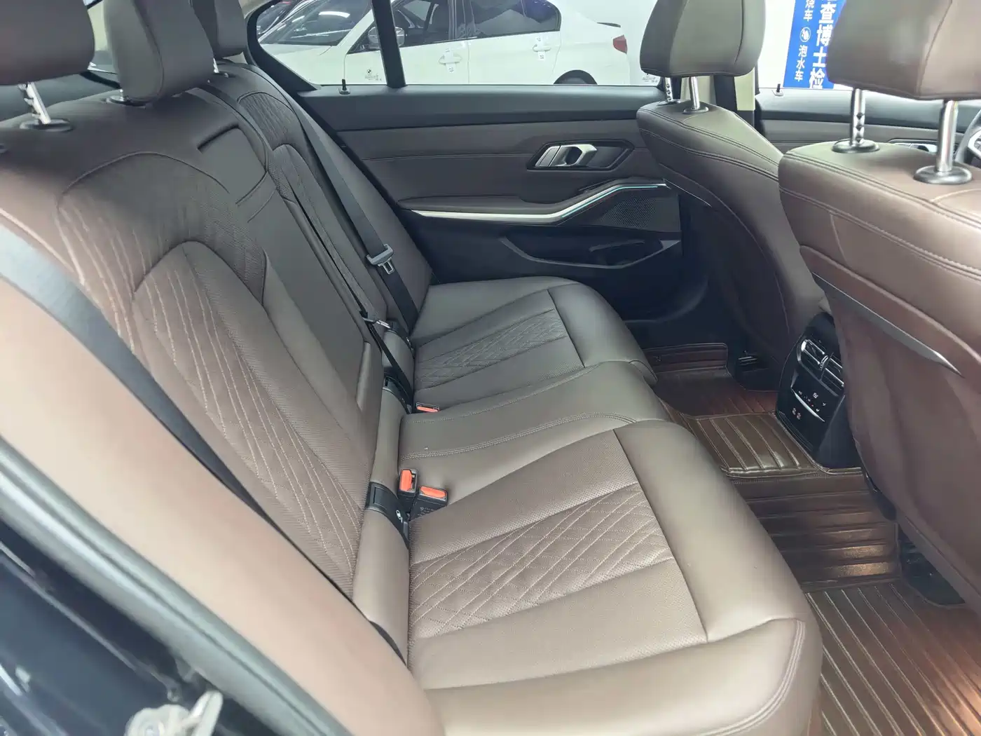 BMW 3 Series 2023 325Li M Sport Package фото 6
