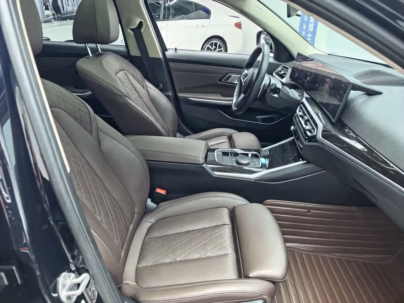 BMW 3 Series 2023 325Li M Sport Package фото 5