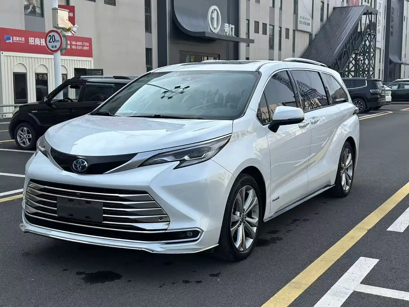 Toyota Sienna 2023 2.5L Hybrid Premium Edition