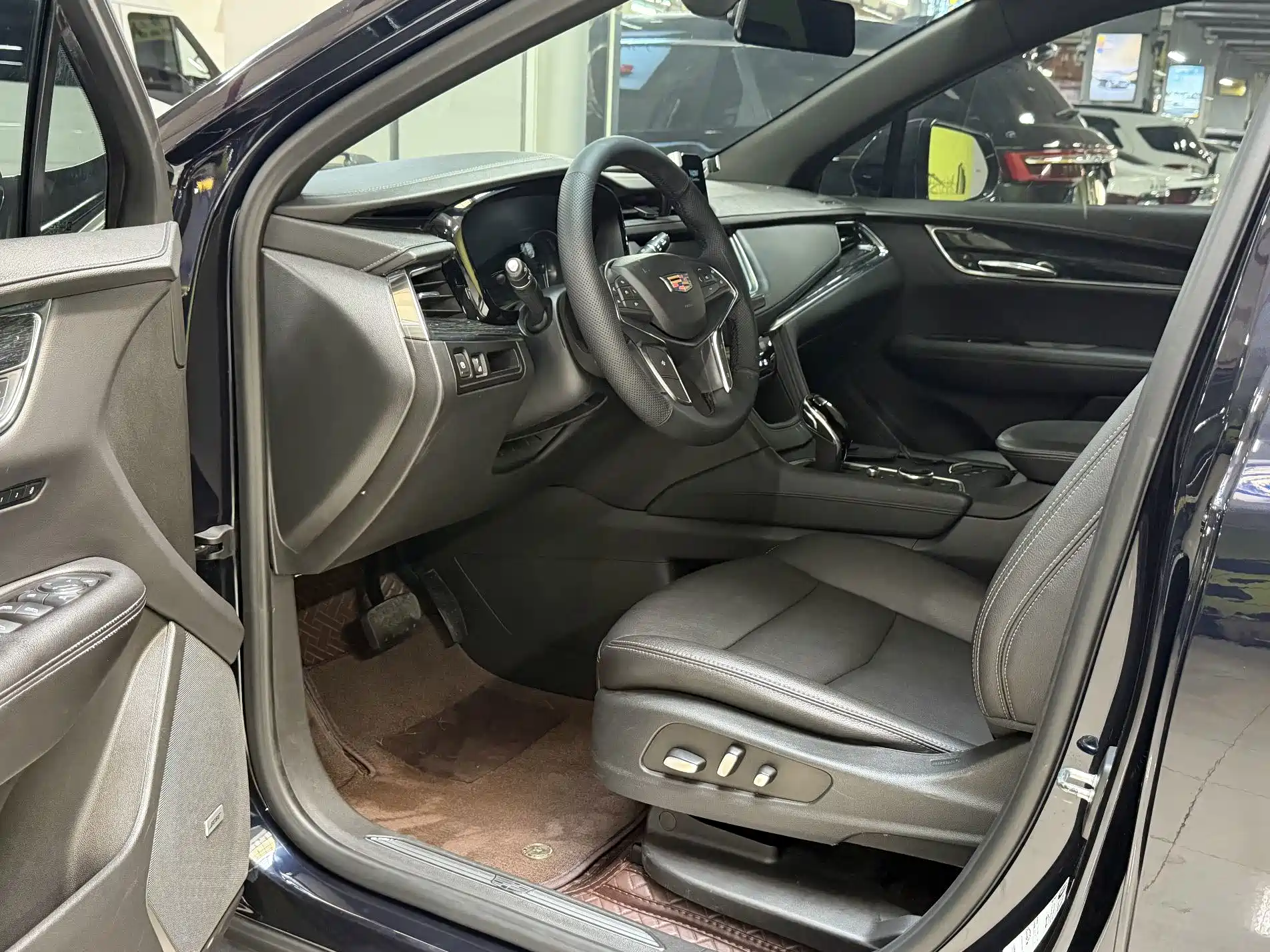 Фото 5 - Cadillac XT5