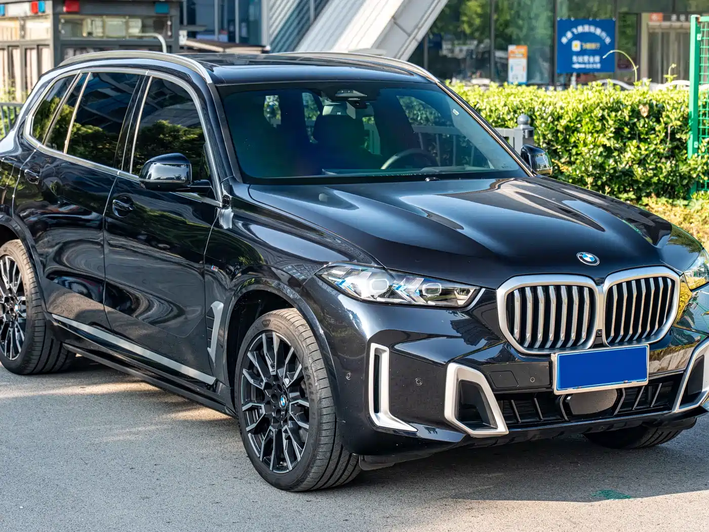 BMW X5 2023 xDrive 40Li M Sport Package фото 3