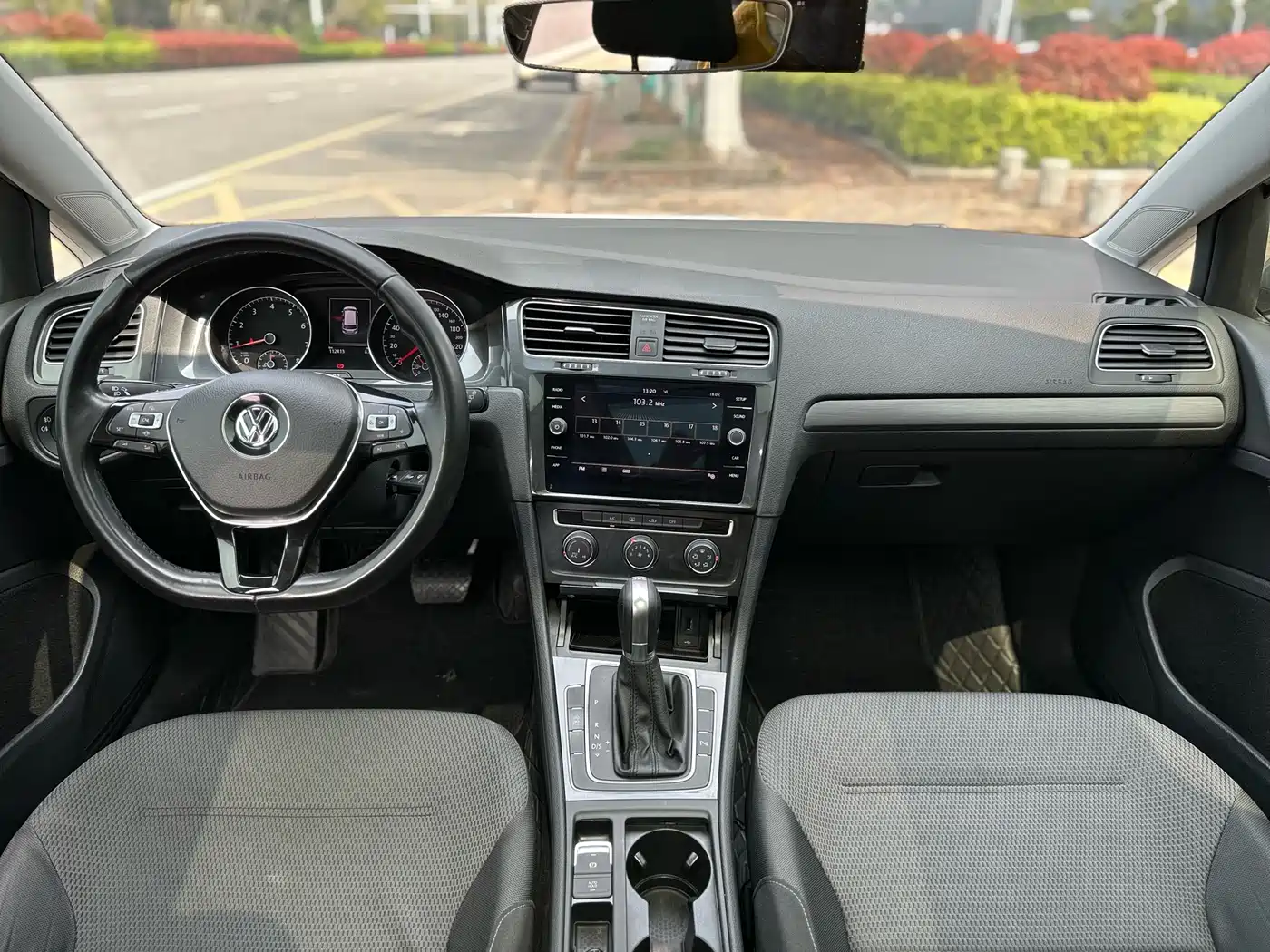 Volkswagen Golf (Import) 2019 1.8TSI Wagon фото 12