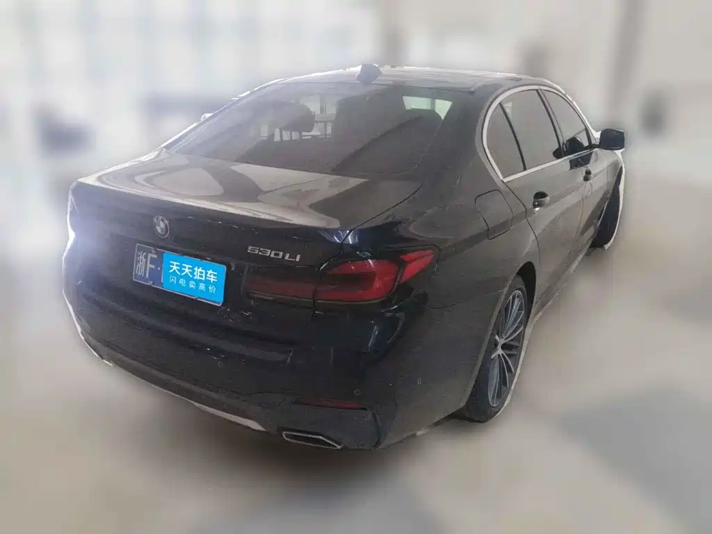 Фото 2 - BMW 5 Series