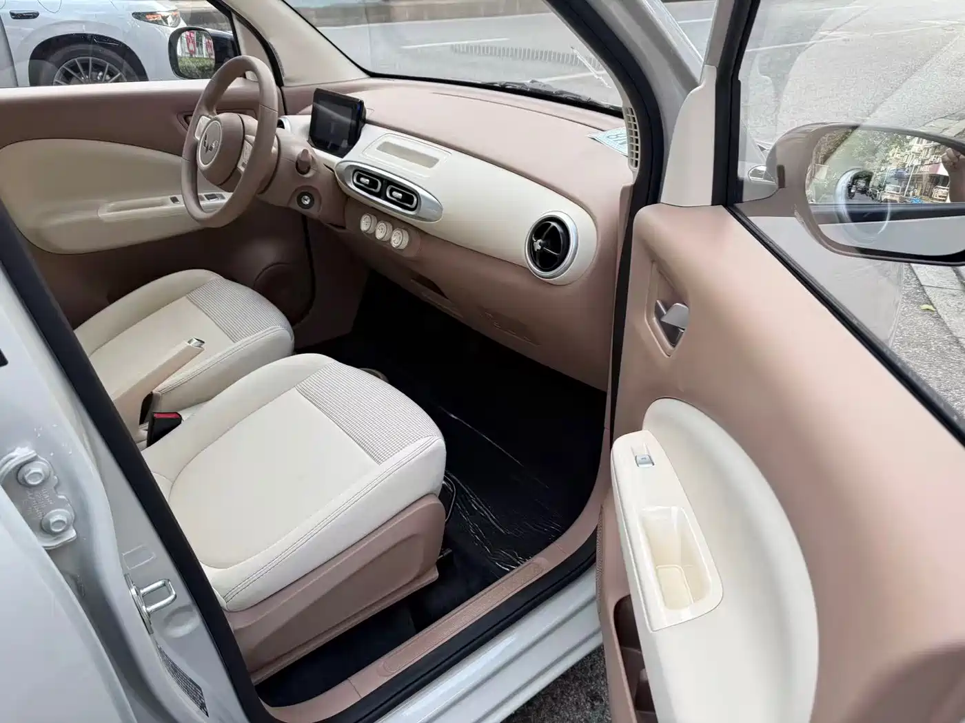 Wuling Motors Hongguang MINIEV 2026 2025 4-Door Advanced