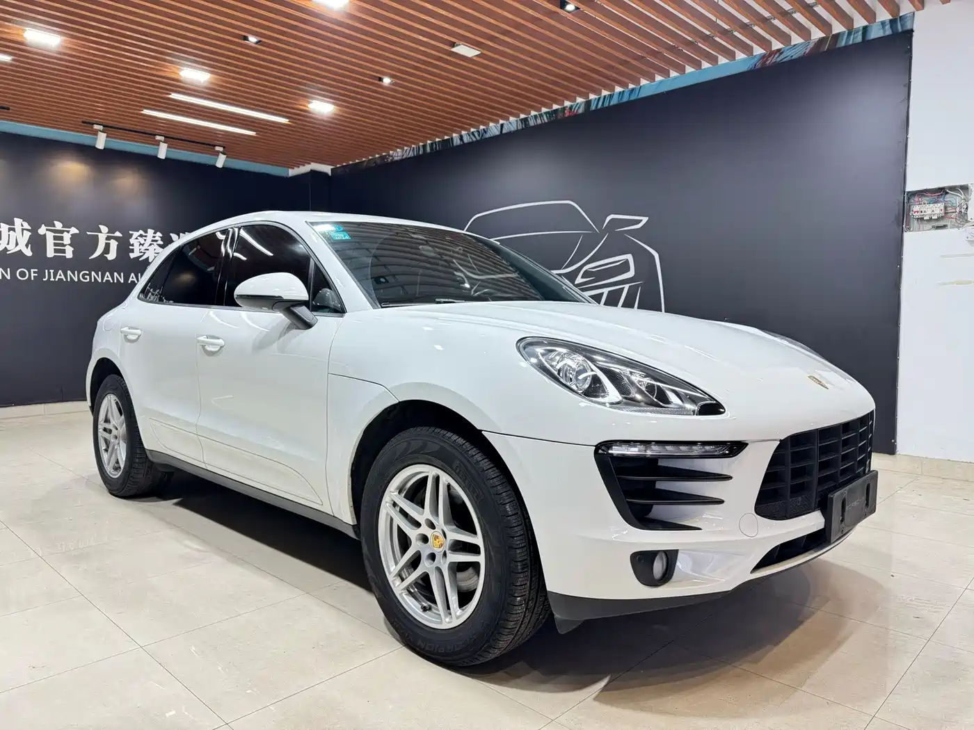 Porsche Macan 2017 Macan 2.0T фото 3