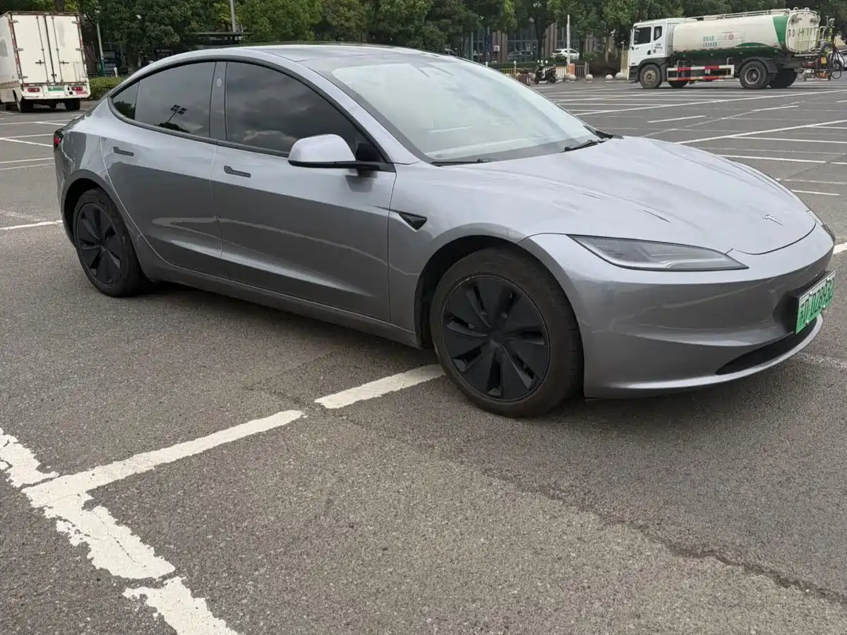 Photo 3 - Tesla Model 3