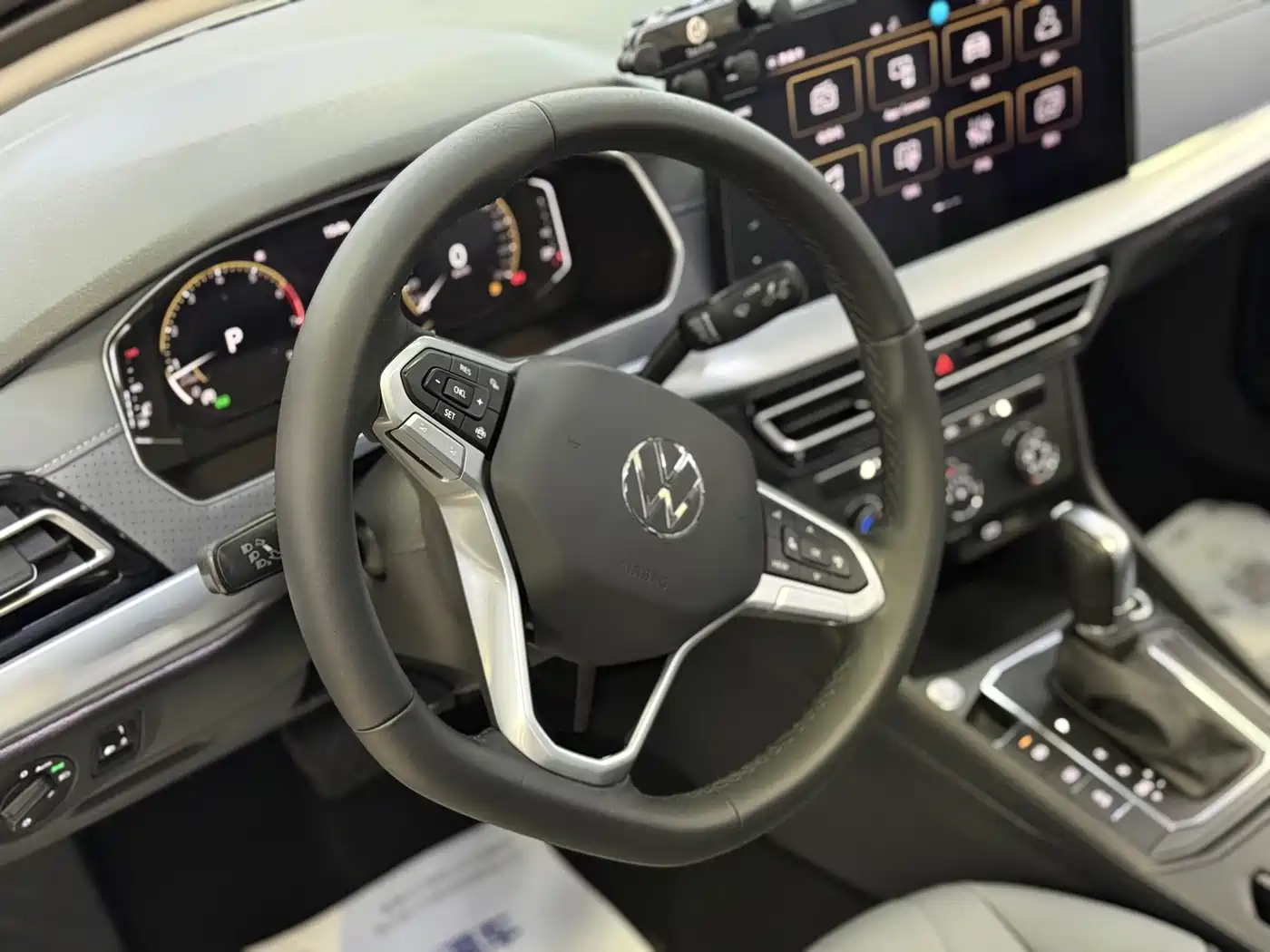 Volkswagen Lavida 2023 1.5L Automatic Starlight 5 Million Edition фото 8