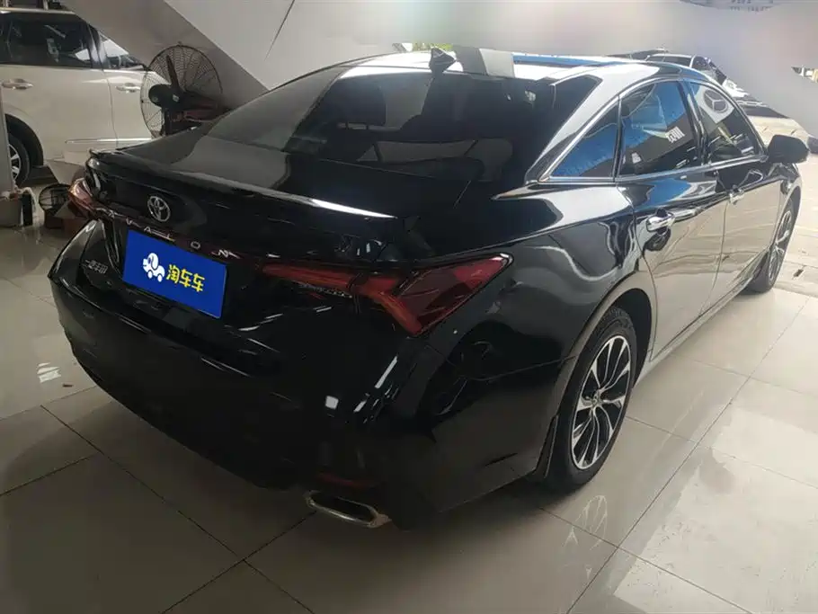 Toyota Avalon 2023 2.5L Luxury Edition фото 3