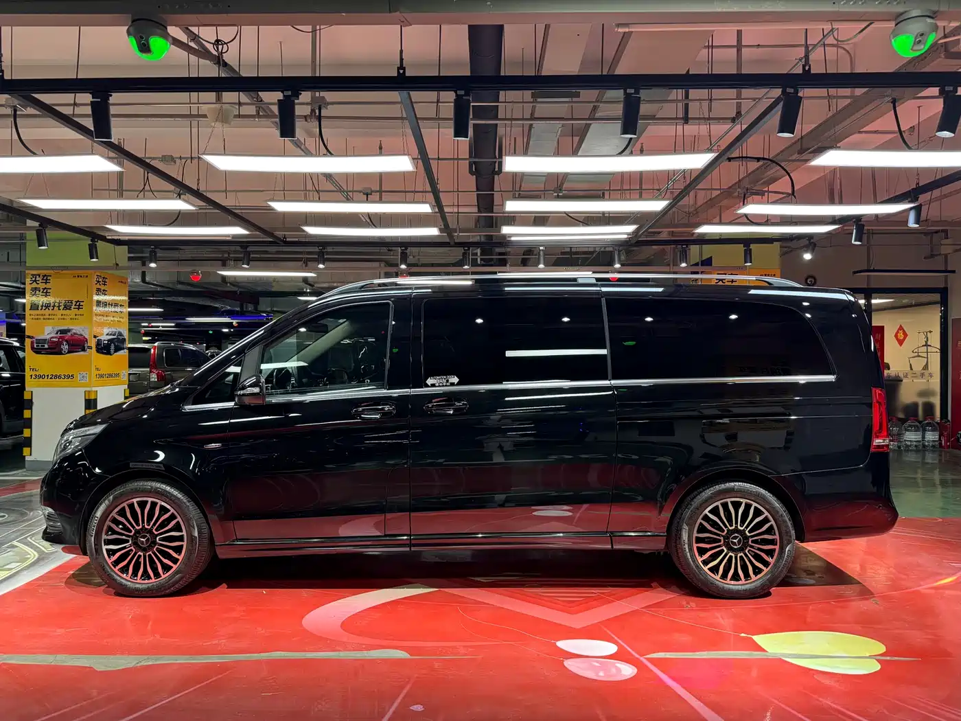 Mercedes-Benz V-Class 2017 Model V 260 L Premium Extended Edition фото 8