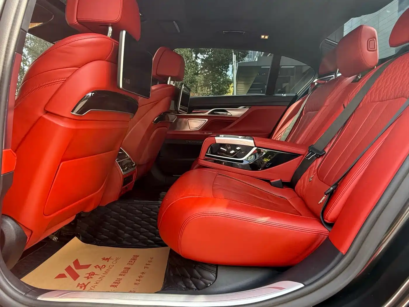 BMW 7 Series 2018 740Li xDrive Luxury M Sport Package Black Flame Edition фото 9