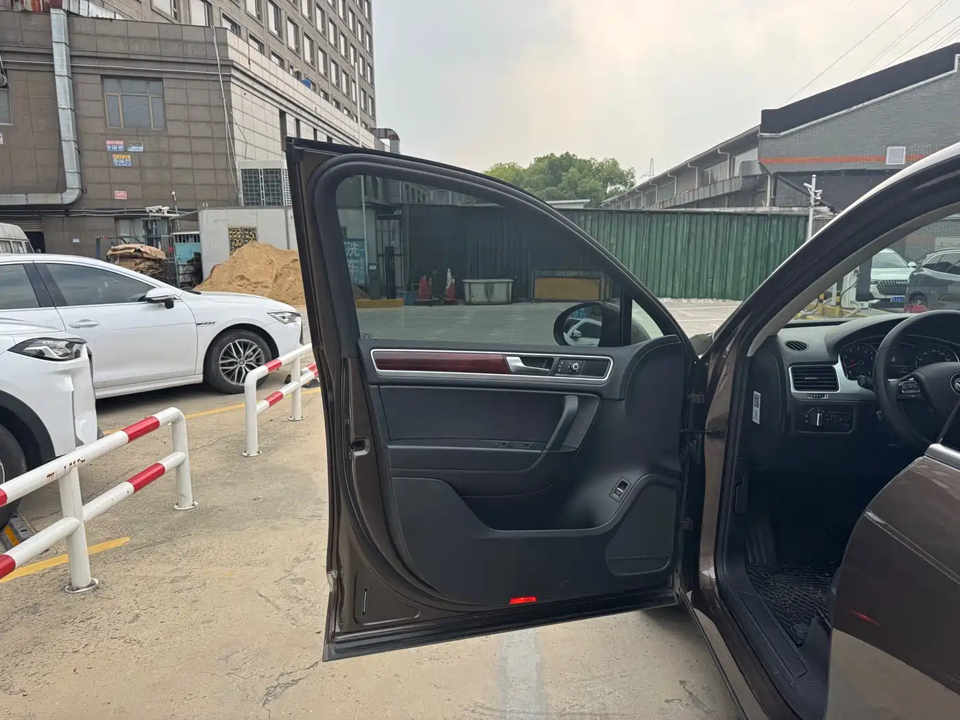 Volkswagen Touareg 2011 3.0TSI Standard фото 6