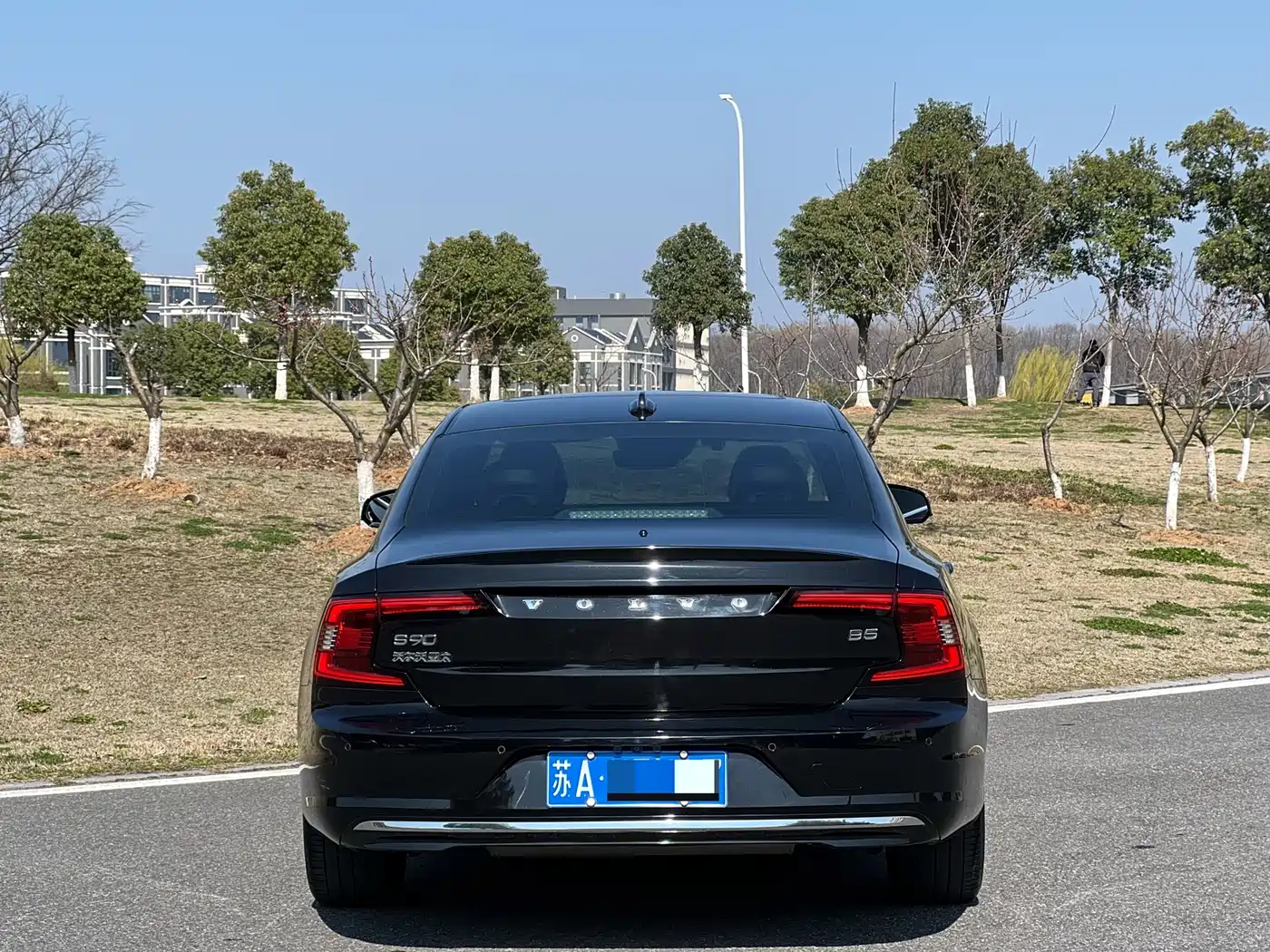 VOLVO S90