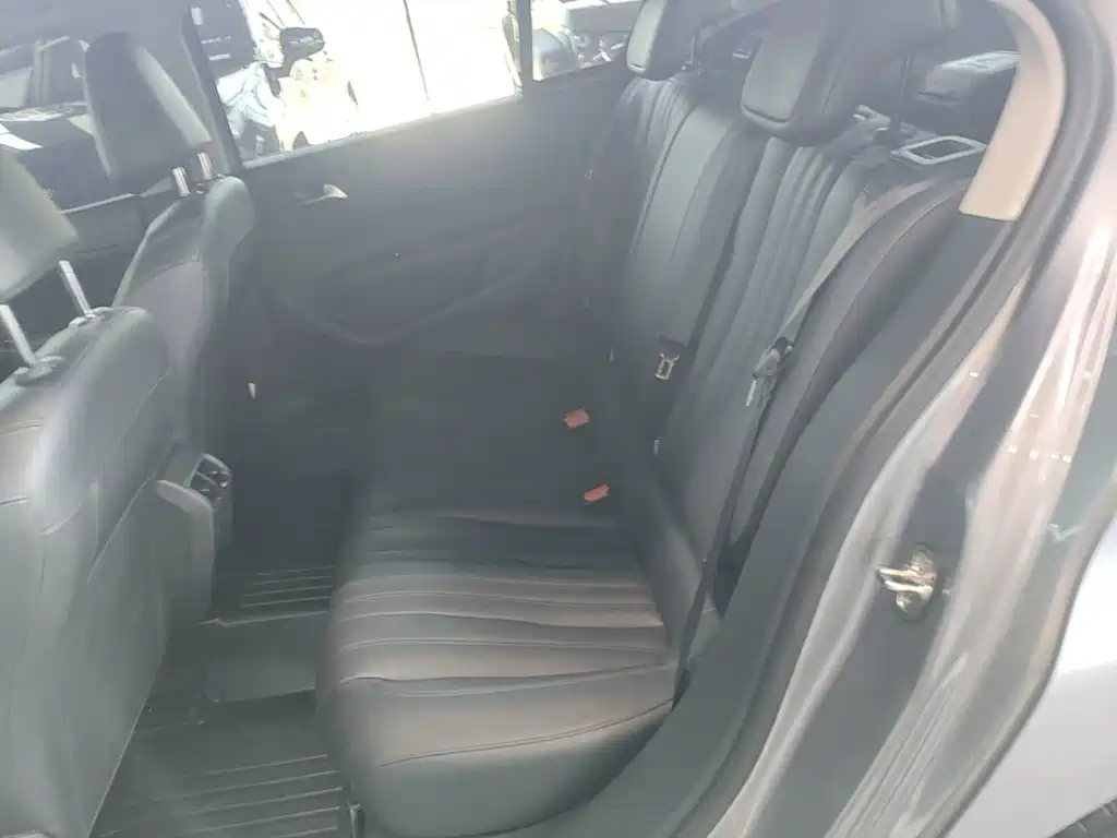 Peugeot 408 2025 2022 1.6T Light Chaser Edition