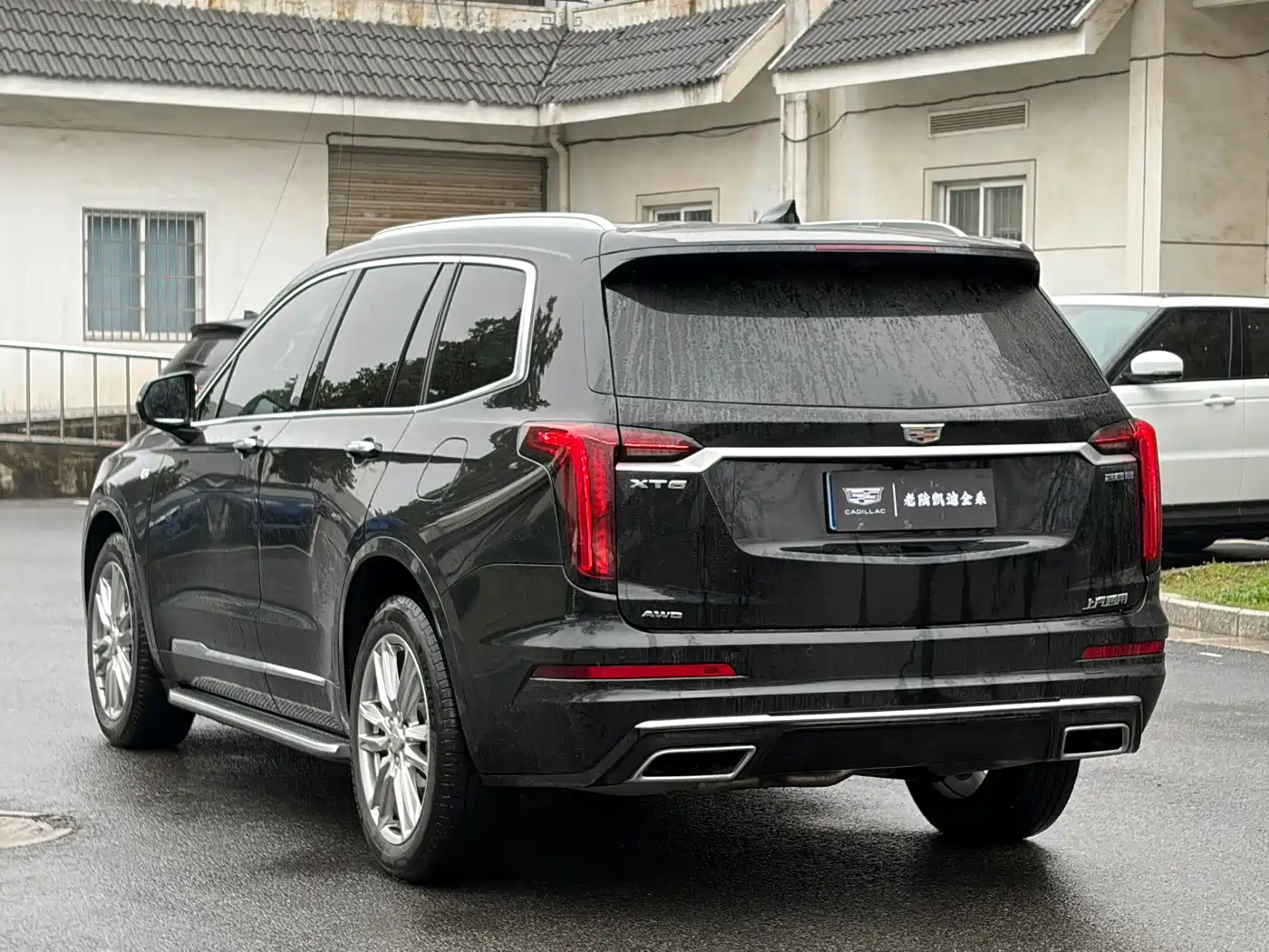 CADILLAC XT6