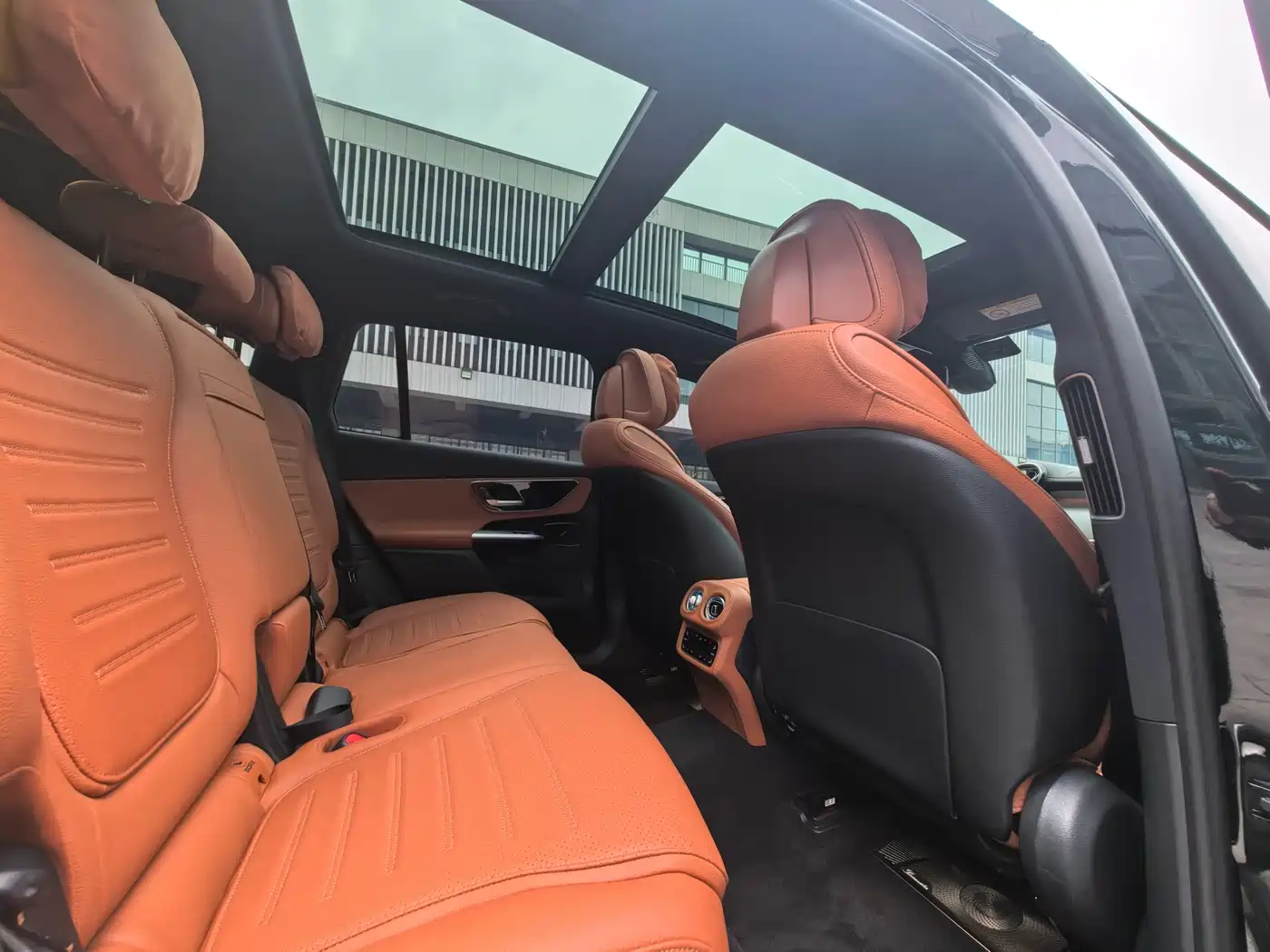 Mercedes-Benz GLC 2023 GLC 260 L 4MATIC Luxury 7-Seater фото 16