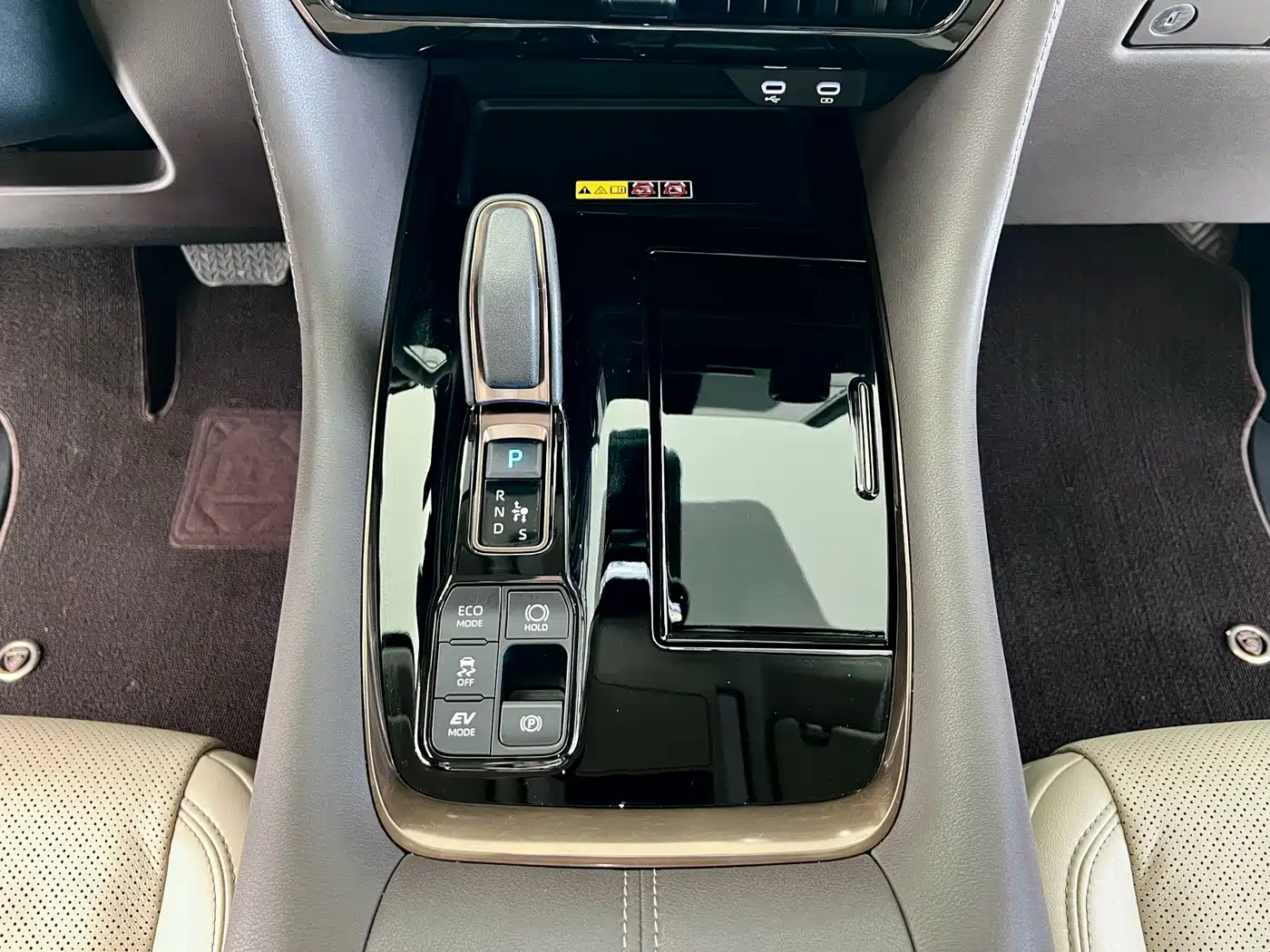 Toyota Alphard 2025 2024 Hybrid 2.5L Ultimate Enjoyment Edition