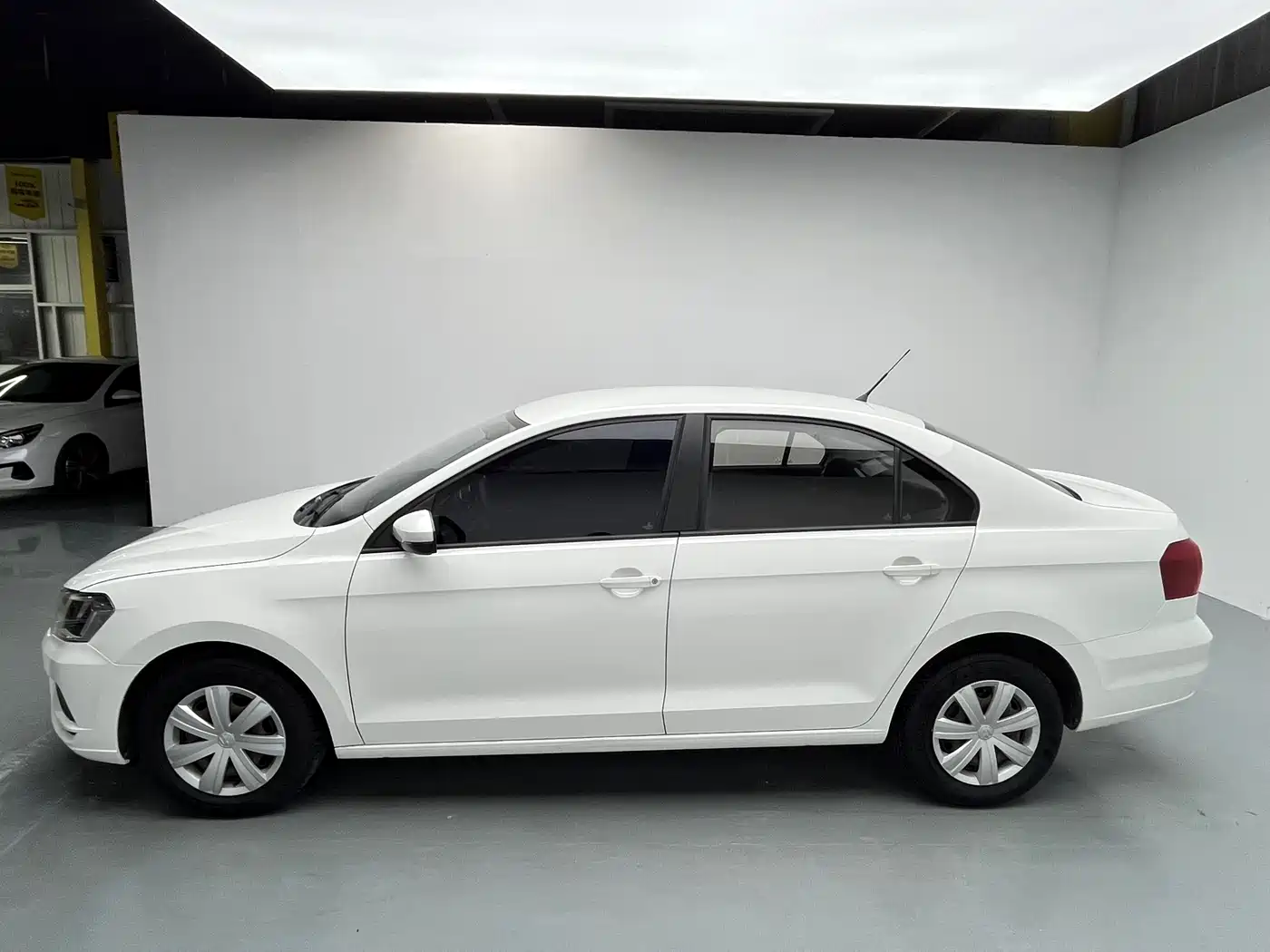 Volkswagen Jetta 2017 1.5L Manual Fashion фото 3