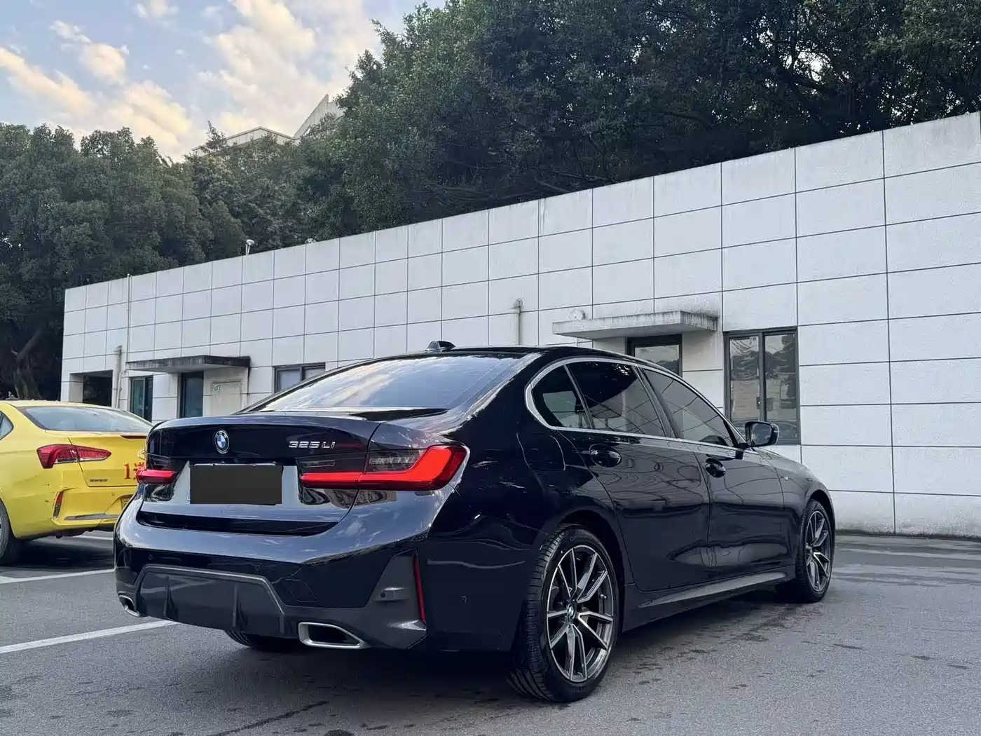 BMW 3 Series 2024 325Li M Sport Package фото 9