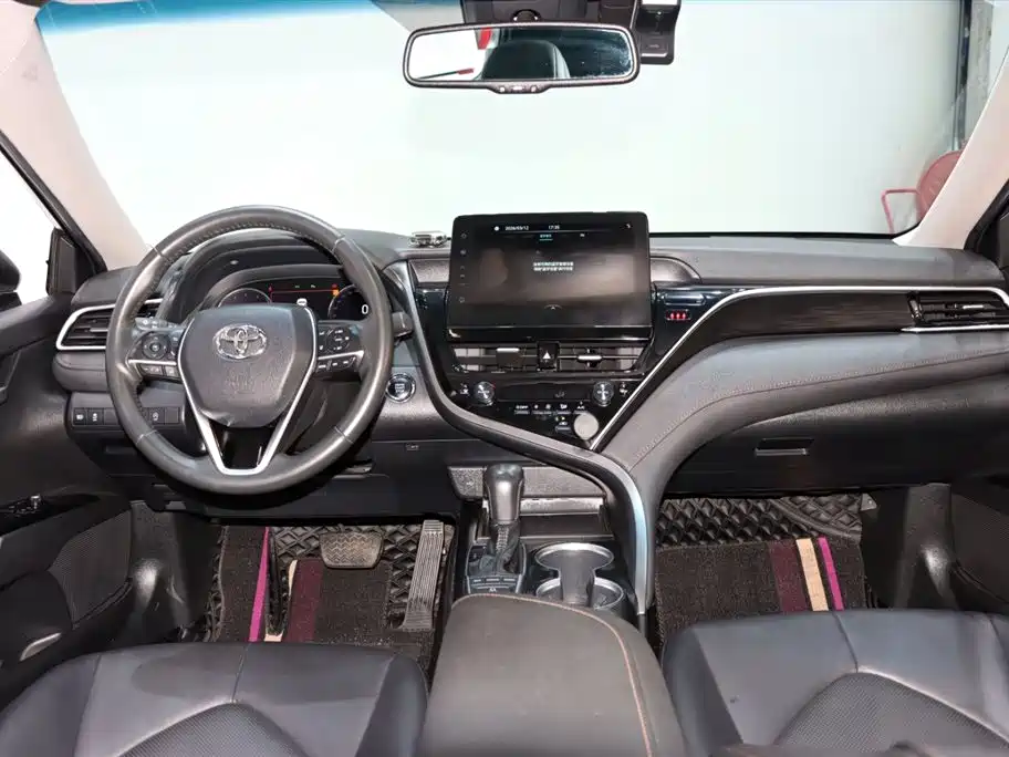 Toyota Camry 2021 2.5G Luxury Edition фото 12