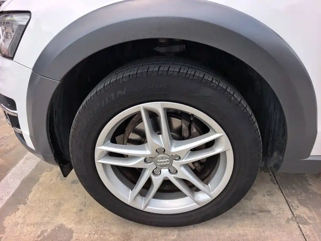 Audi Q5 2018 2017 Plus 40 TFSI Technology