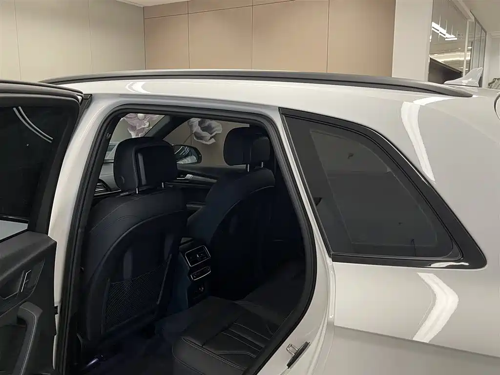 Audi Q5L 2024 Model 40 TFSI Luxury Dynamic фото 22