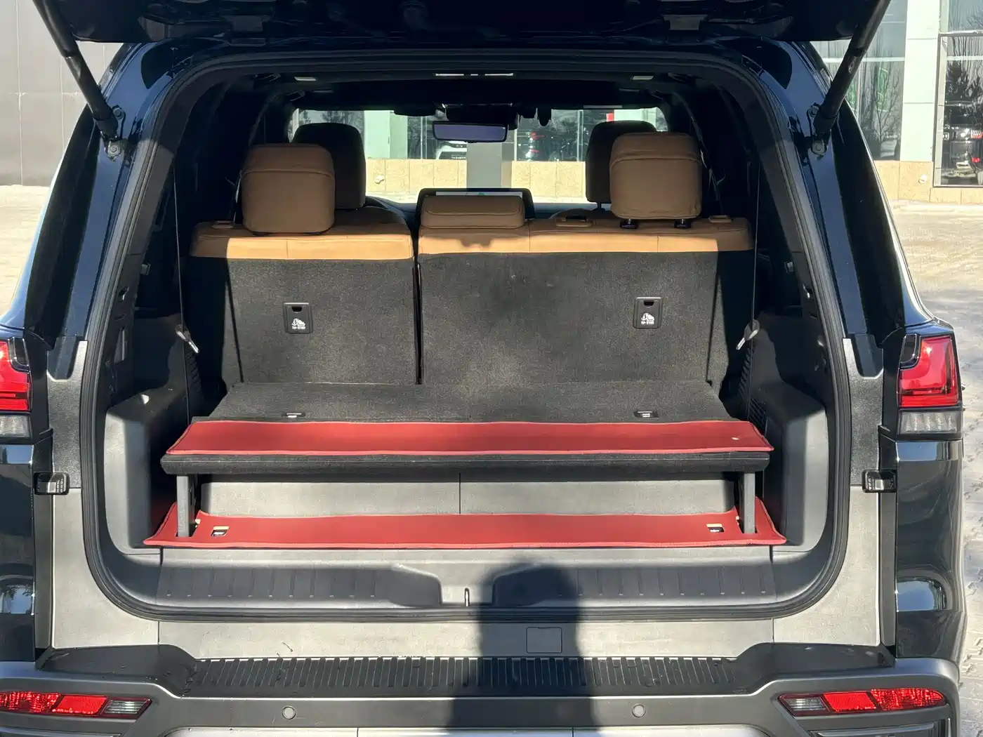 Lexus LX 2025 700h Boundary Edition фото 14