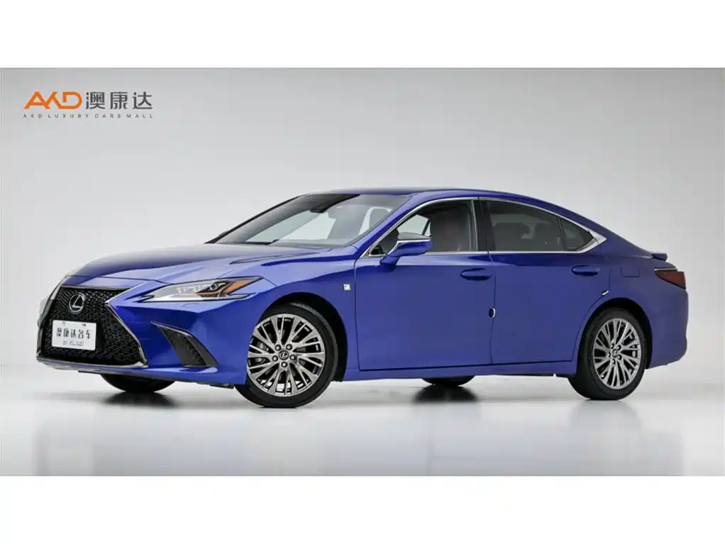 Фото 1 - Lexus ES