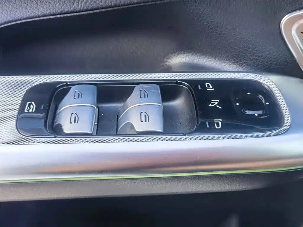 Фото 39 - Mercedes-Benz EQE