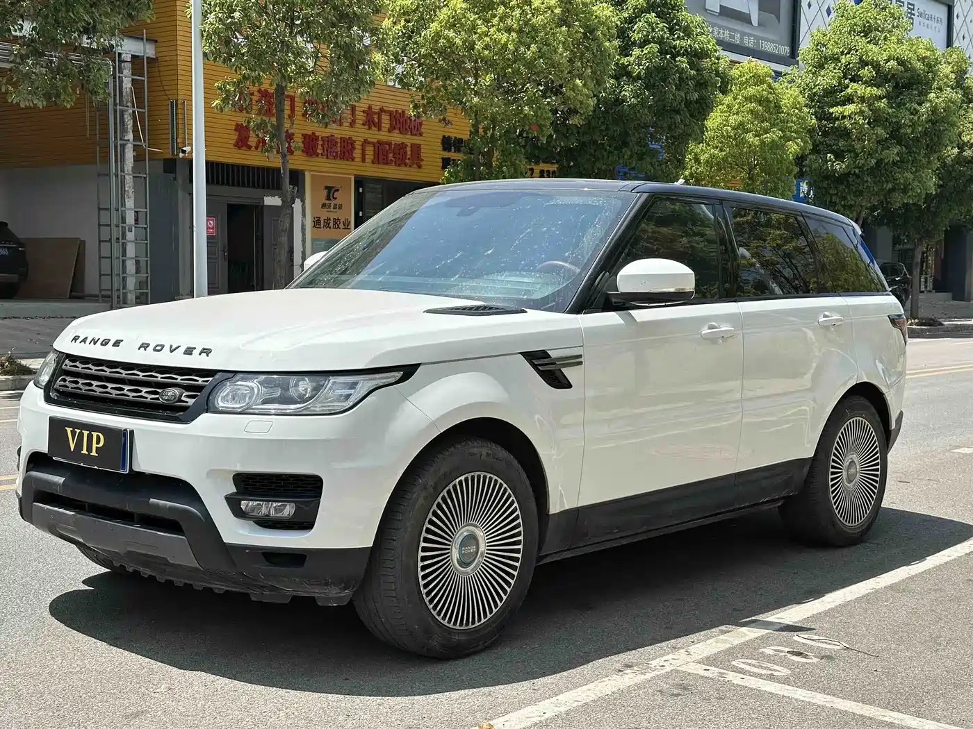 Land Rover Range Rover Sport 2015 3.0 SC V6 HSE фото 2