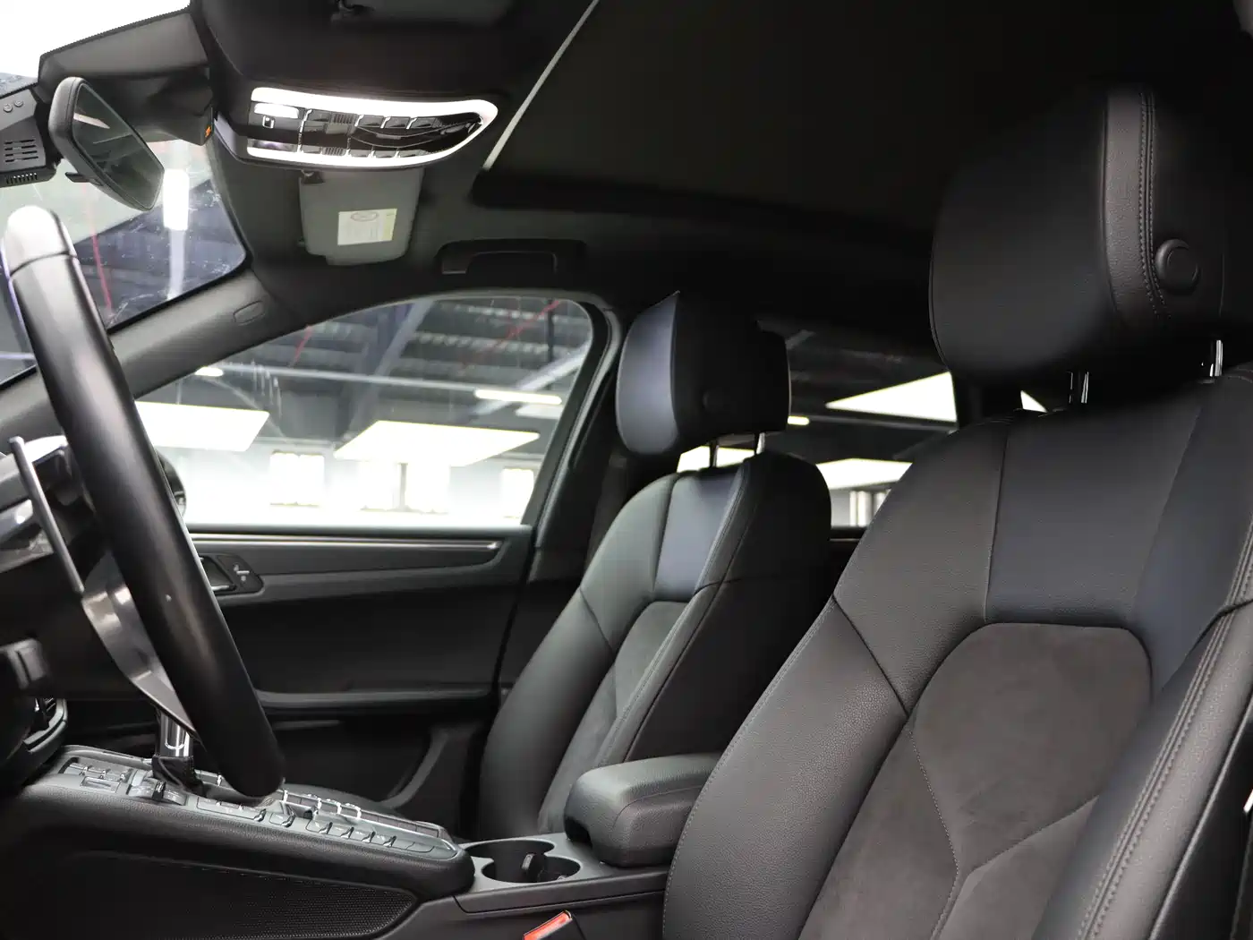 Porsche Macan 2020 Macan 2.0T фото 22
