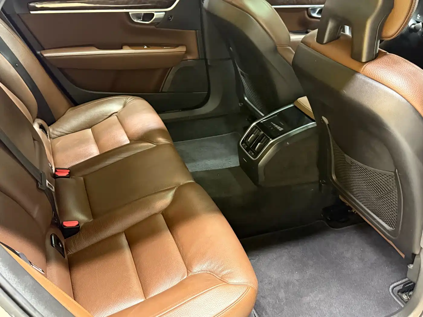 Фото 13 - Volvo S90