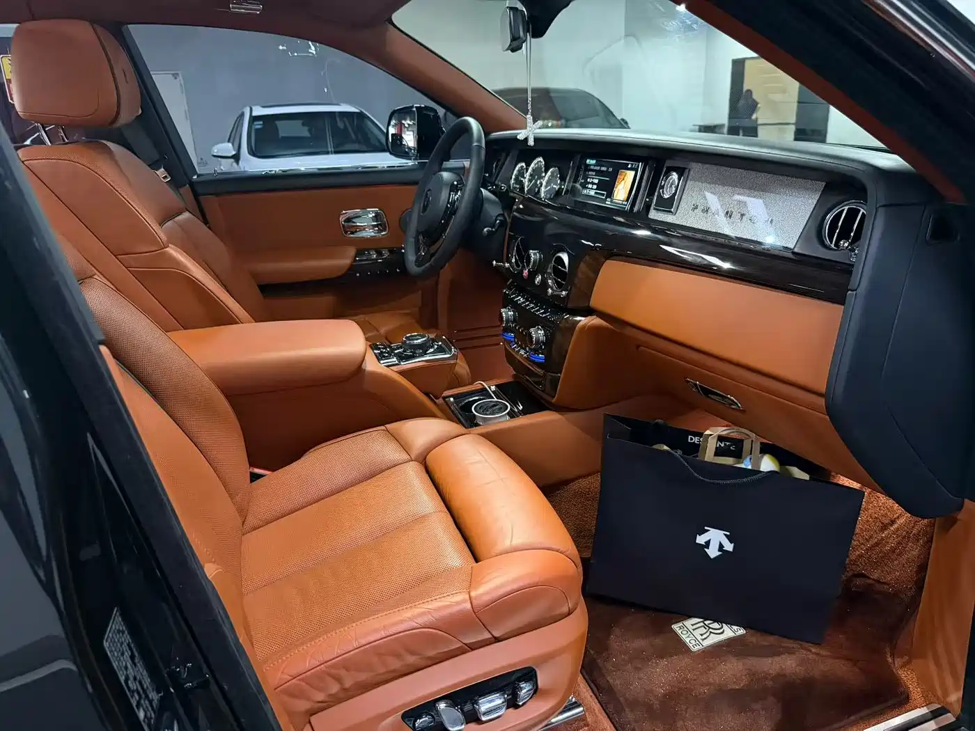 Фото 9 - Rolls-Royce Phantom
