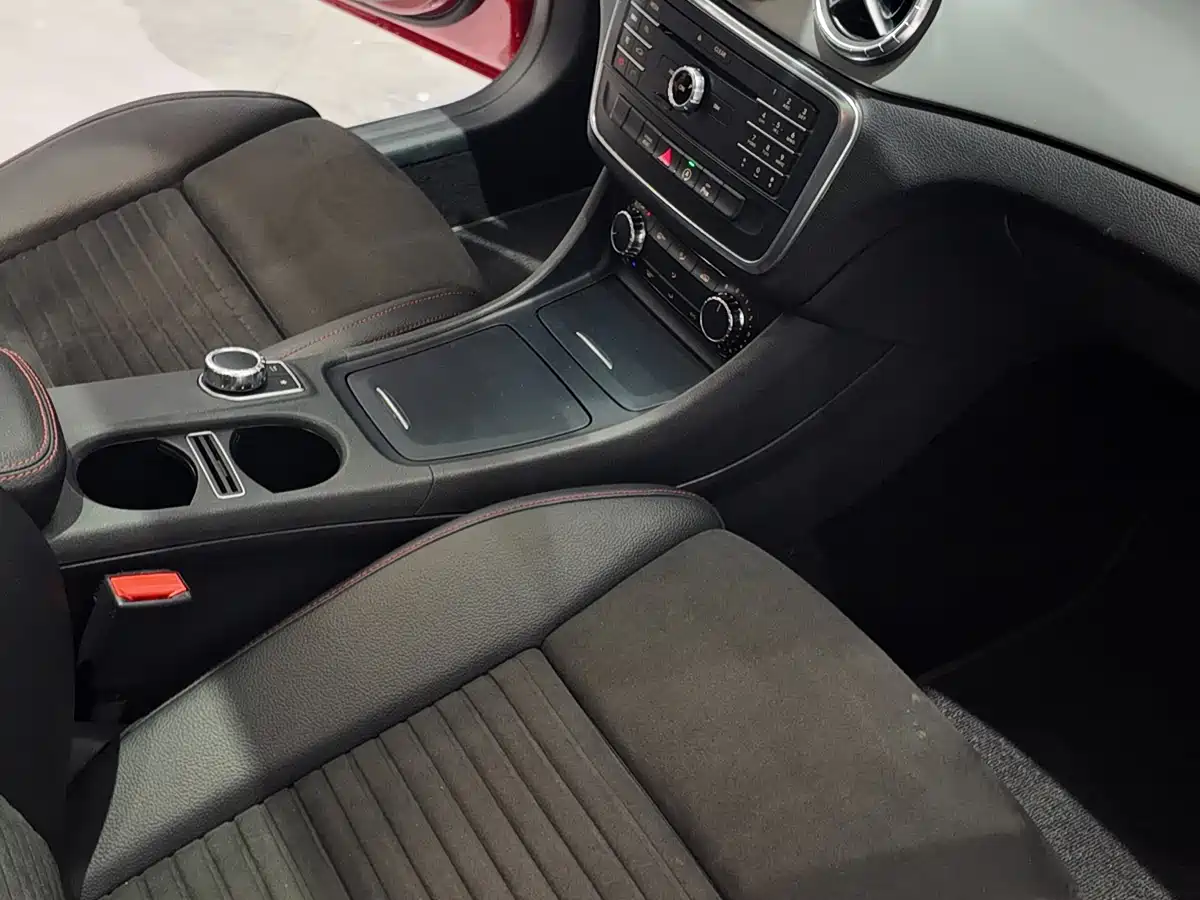 Mercedes-Benz CLA (Import) 2016 CLA 220 4MATIC фото 9