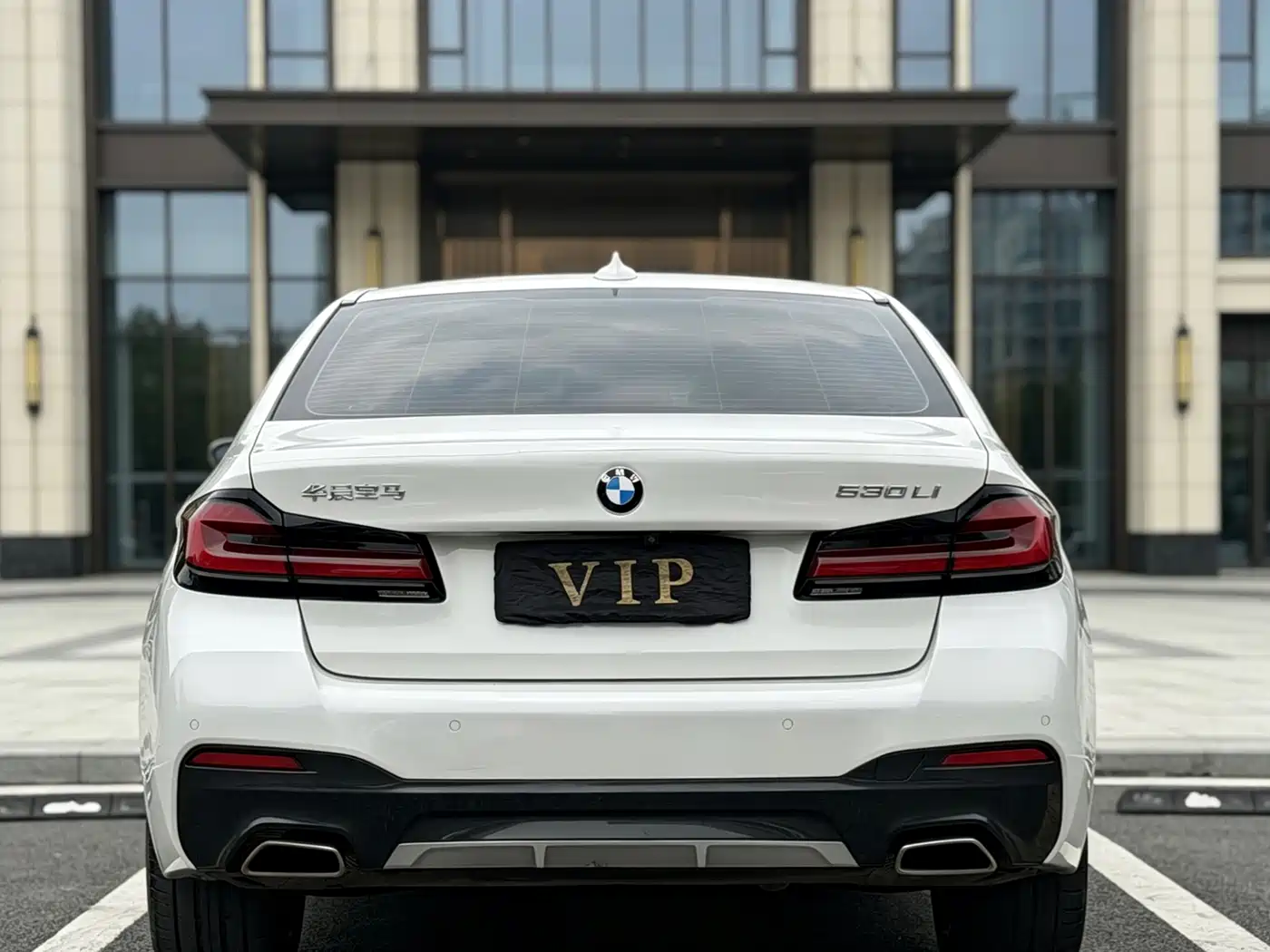 BMW 5 Series 2022 530Li Exclusive M Sport Package фото 8