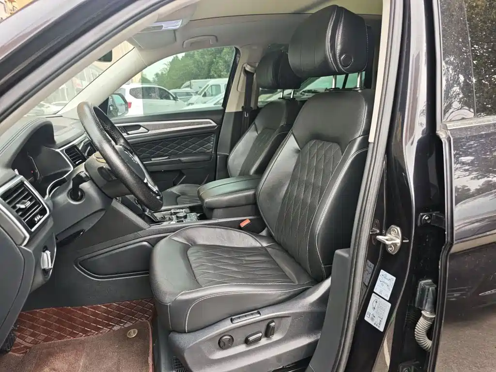 Photo 15 - Volkswagen Teramont
