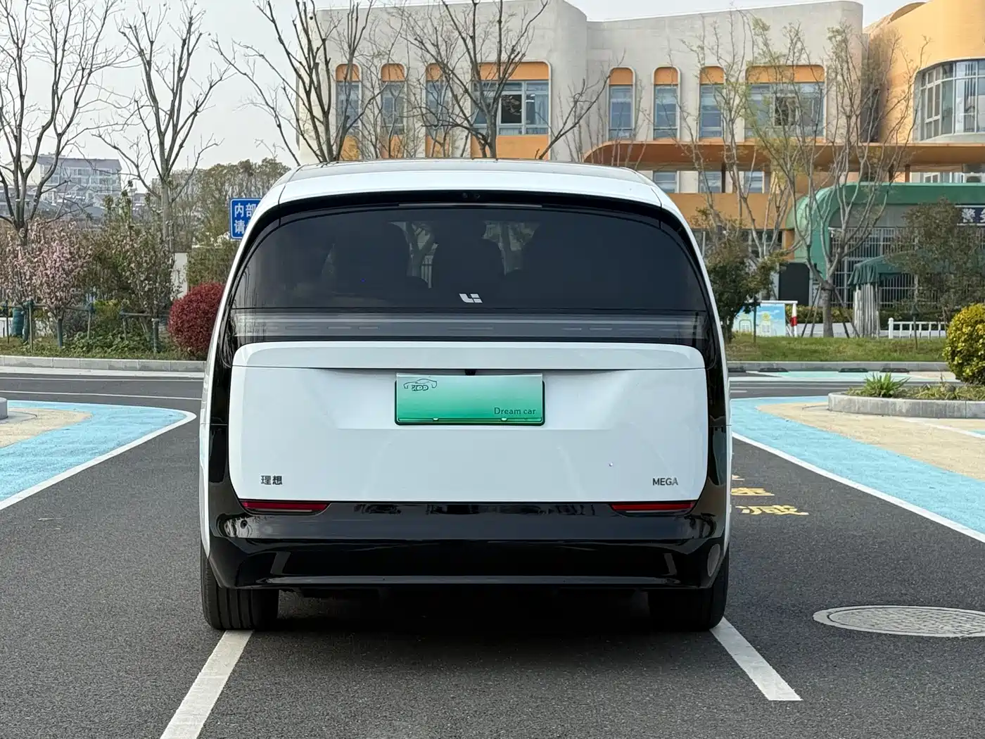 Li Auto IDEAL MEGA