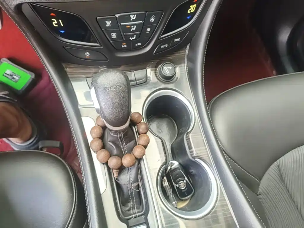 Фото 14 - Buick Envision Plus