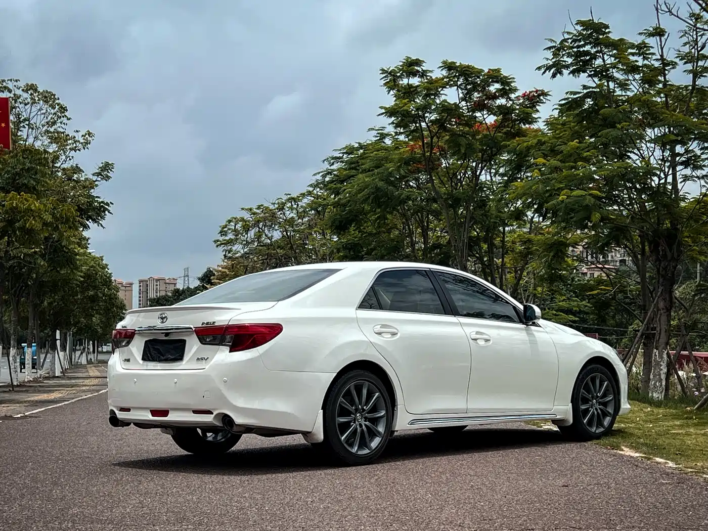 Toyota Reiz 2013 2.5V Premium Edition фото 7