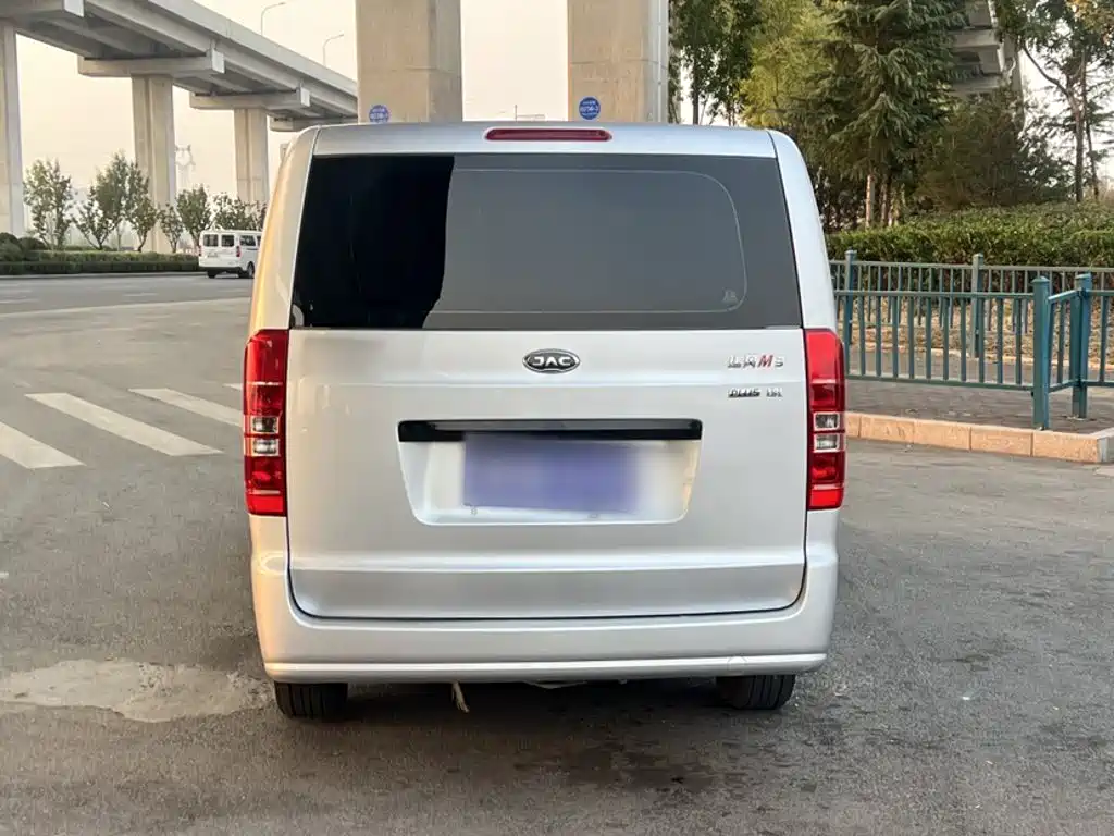 JAC Refine M3 2024 2023 PLUS 1.8L Comfort 9-seater