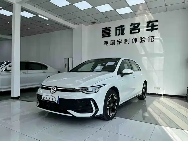 Volkswagen Golf 2025 Facelift 300TSI R-Line