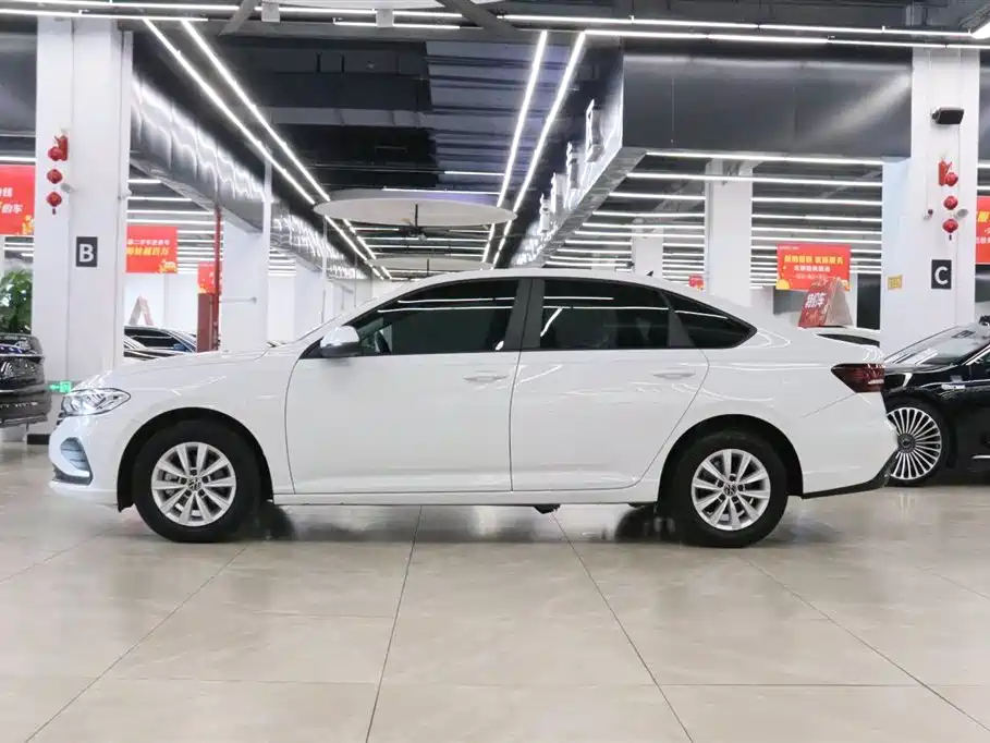 Volkswagen Lavida 2024 Model 1.5L Automatic Delight Edition фото 3