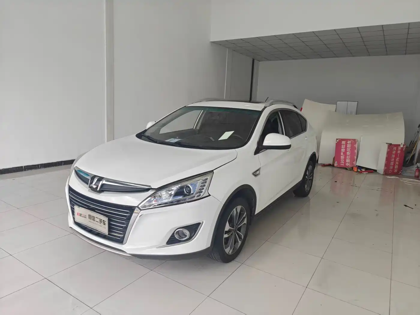 2016 Luxgen U6 SUV