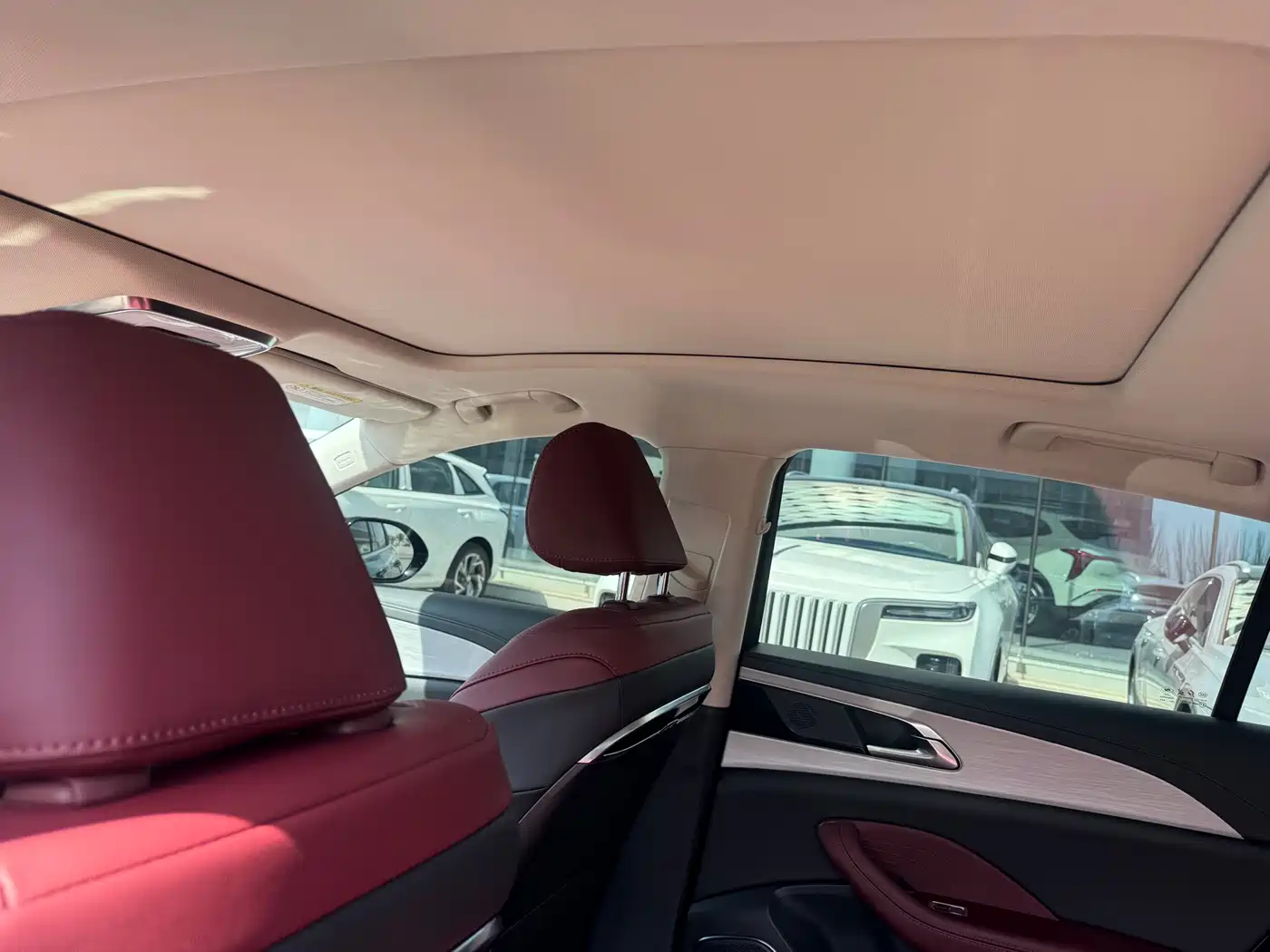 Hongqi H5 PHEV 2025 170 Super Hybrid Edition фото 12