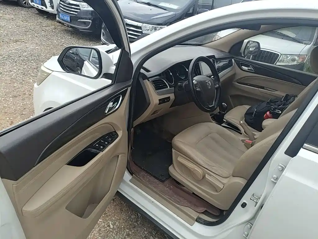 Photo 16 - Baojun 730