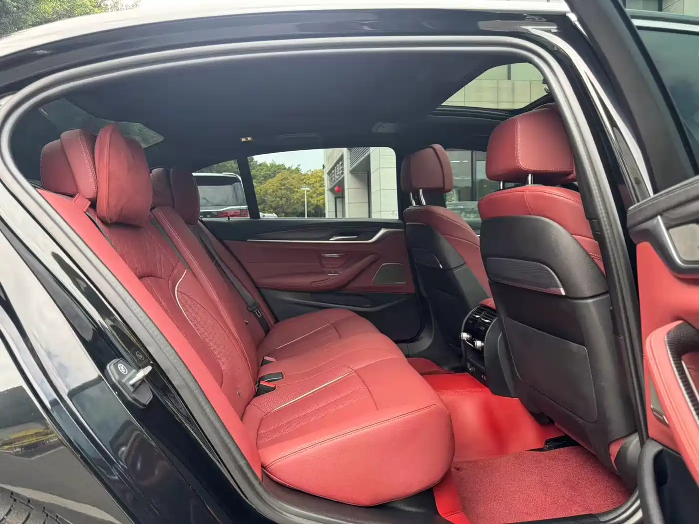 BMW 5 Series 2022 530Li Exclusive M Sport Package фото 3