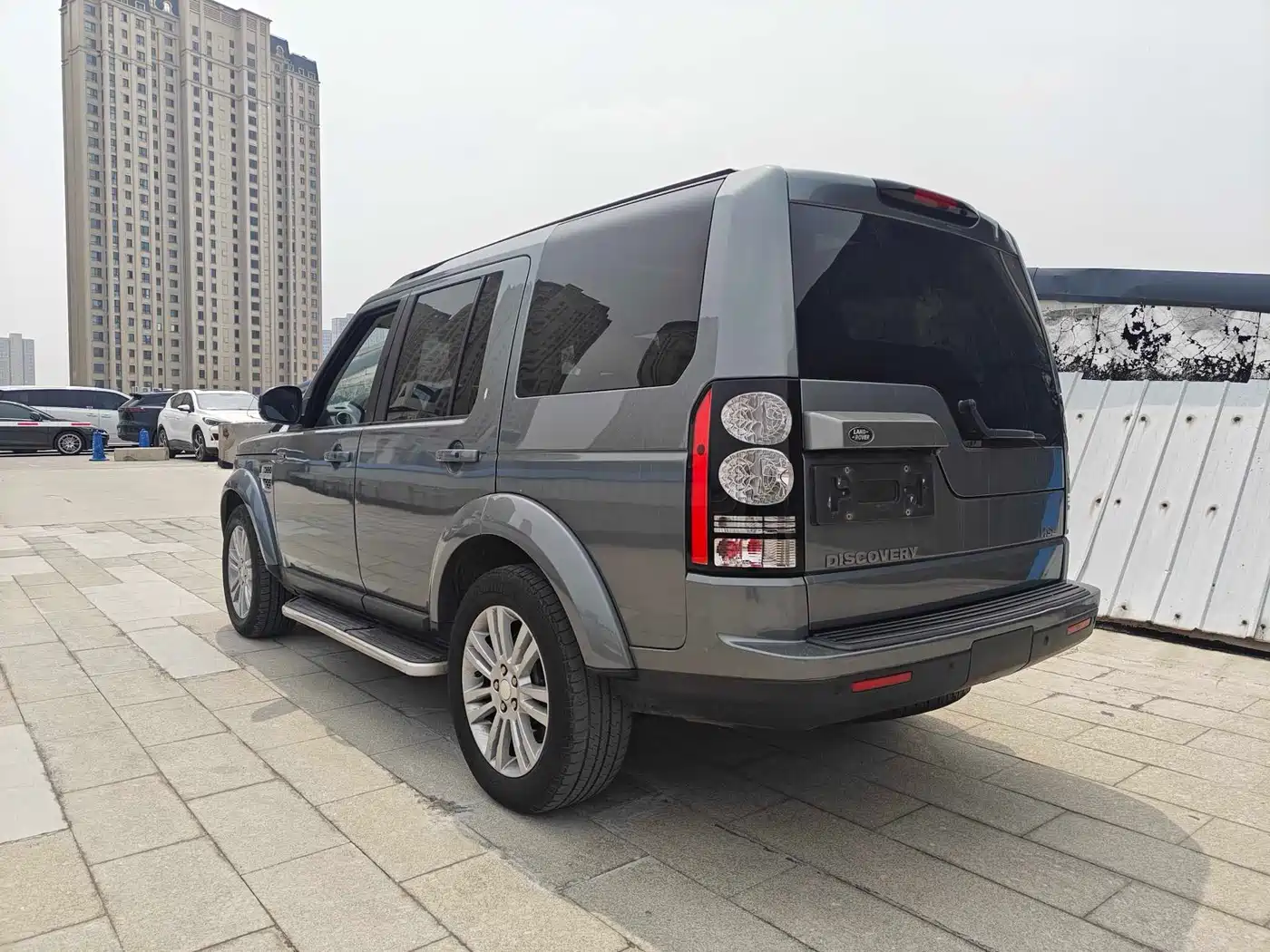 Land Rover Discovery 2014 3.0 SC V6 HSE фото 6