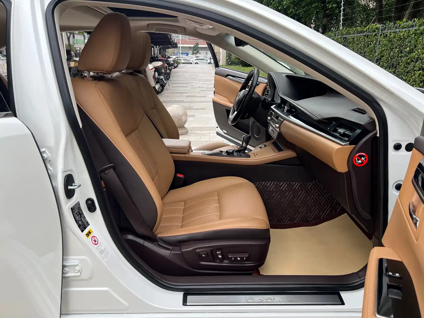 Lexus ES 2015 300h Comfort Edition фото 8